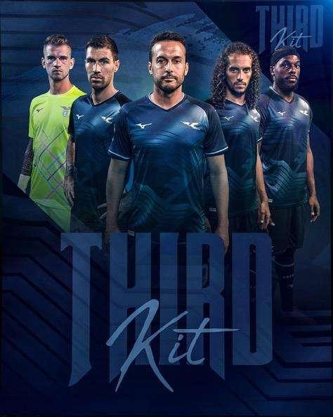 Lazio, annunciata la nuova terza maglia: la presentazione - FOTO