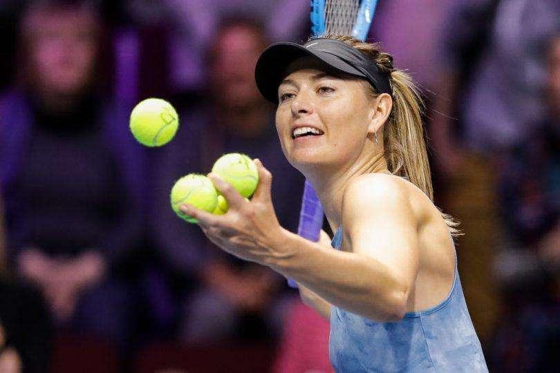 Coronavirus, Maria Sharapova pubblica il suo telefono sui social: "Mandami un sms"
