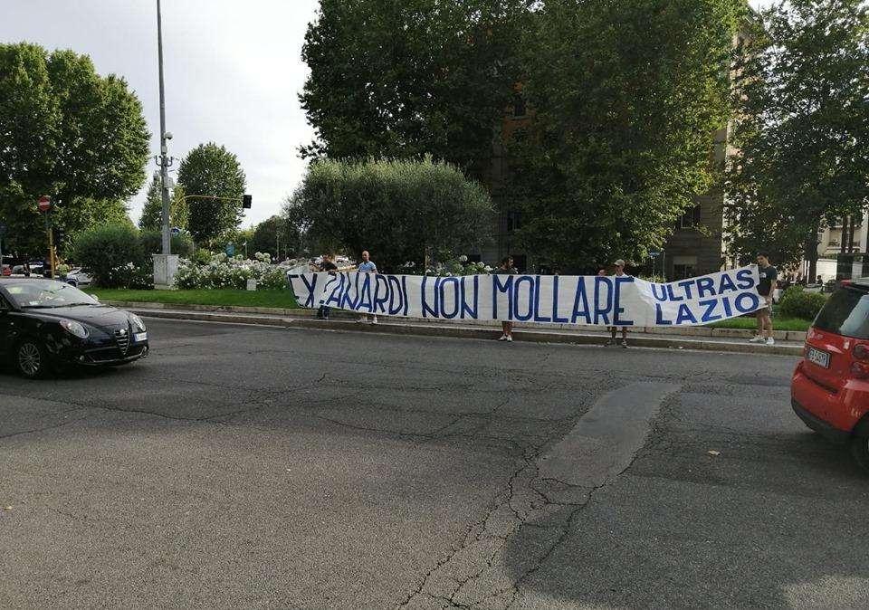 Lazio, la dedica dei tifosi a Zanardi: "Non mollare!" - FOTO