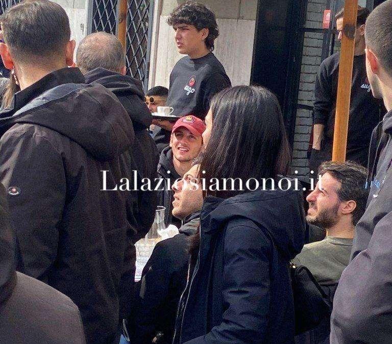 Lazio - Roma, tifosi a Ponte Milvio. E c'è anche un possibile nuovo acquisto... - FOTO