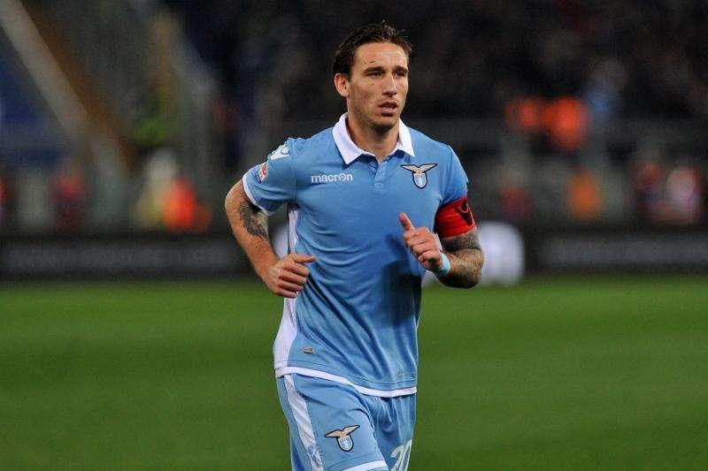 Calciomercato Lazio, nuova offerta del Milan per Biglia: 15 milioni e Montolivo