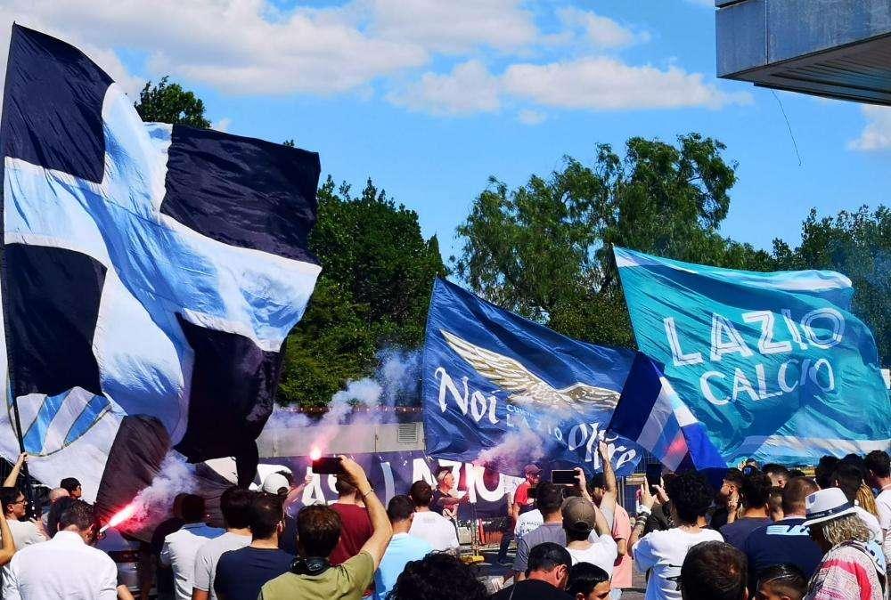 Lazio, i tifosi si danno appuntamento per sostenere la squadra: "È il momento decisivo" - FT