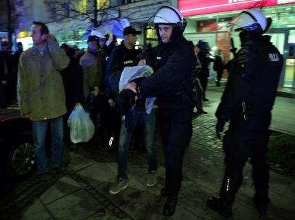 Parla Damiano, uno dei ragazzi rimessi in libertà: "Ho avuto paura, un poliziotto mi ha puntato un fucile contro"