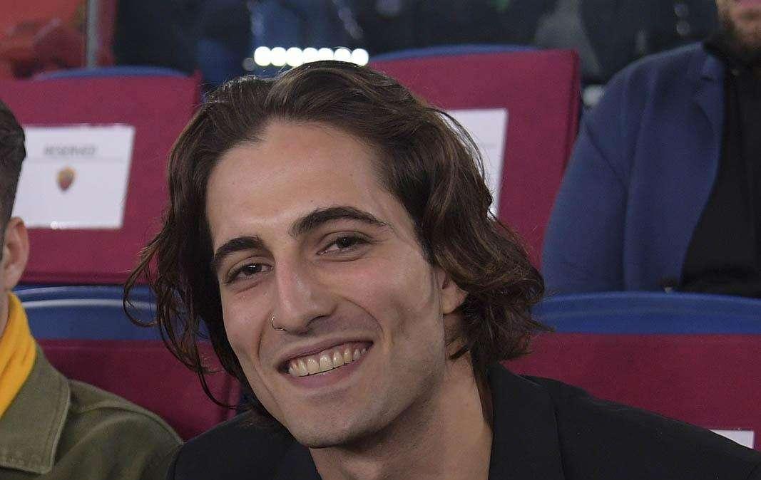 Maneskin, rissa al concerto. Damiano: "La maglia della Lazio è peggio"