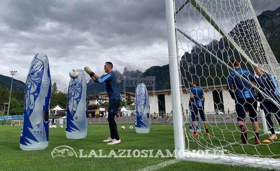 RITIRO LAZIO, GIORNO 3 - Grigioni e i vice Strakosha: portieri fra diktat e applausi