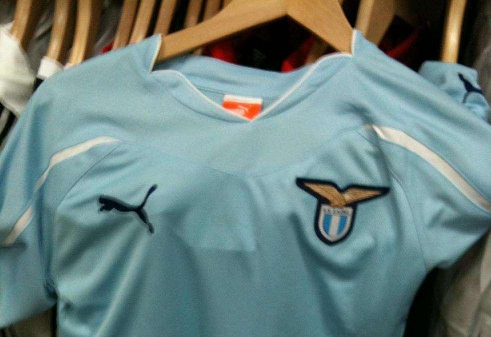 GUARDA LE FOTO - Nuova maglia, la prima sullo stile Italia. Novità per le altre due