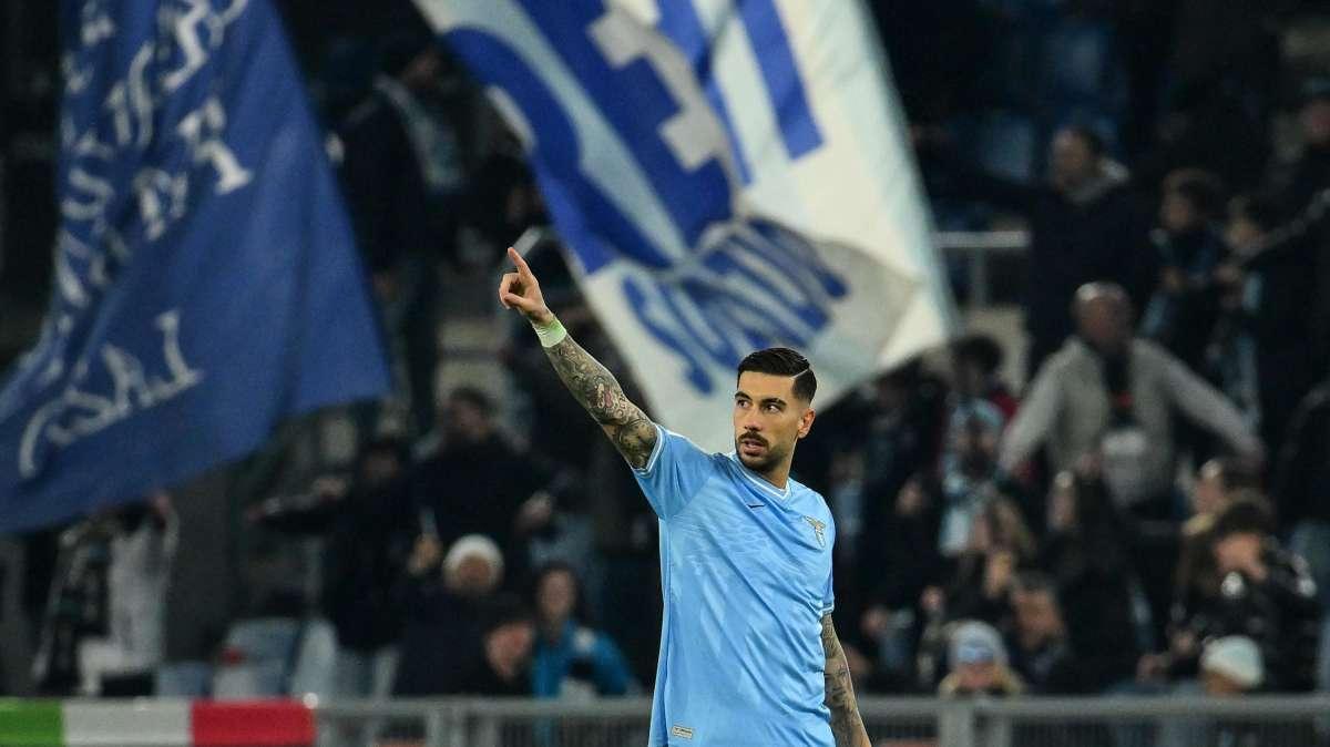 Lazio, Zaccagni festeggia il rinnovo: "Non si può far altro che volare..." - FOTO 
