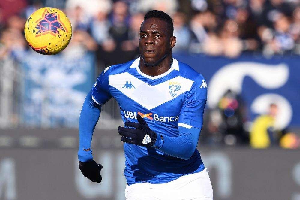 Balotelli attacca: "Tifosi della Lazio presenti allo stadio vergognatevi"