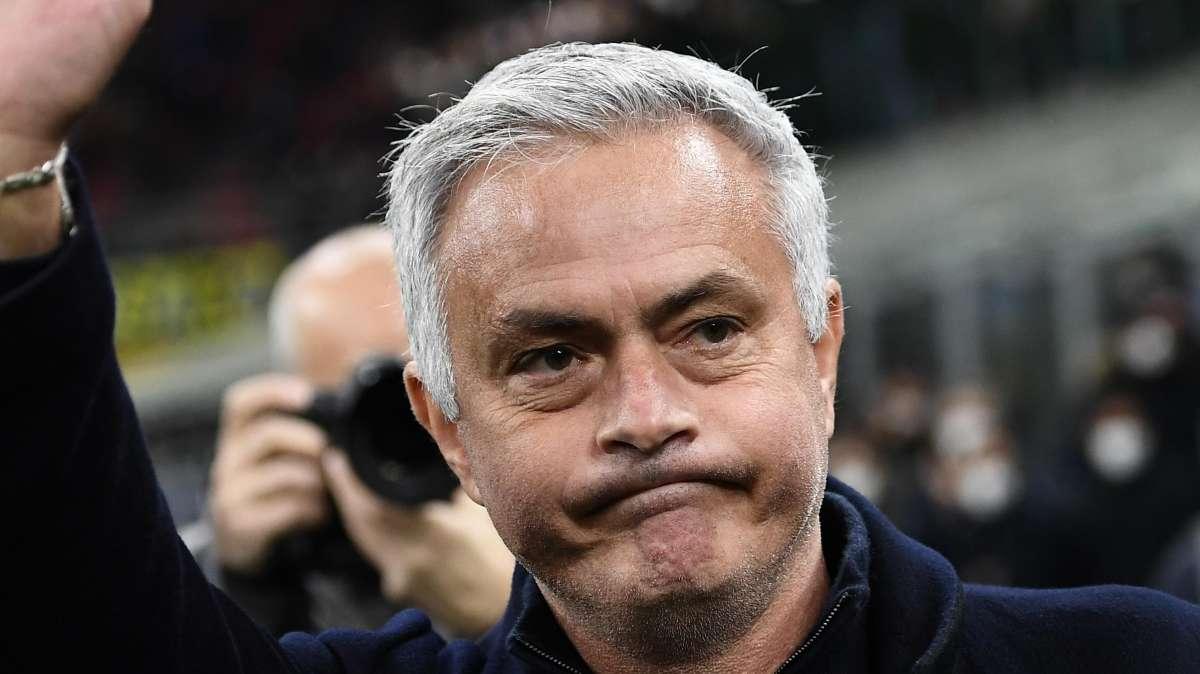 Roma, ossessione Lazio per Mourinho: dopo Immobile punge anche Sarri