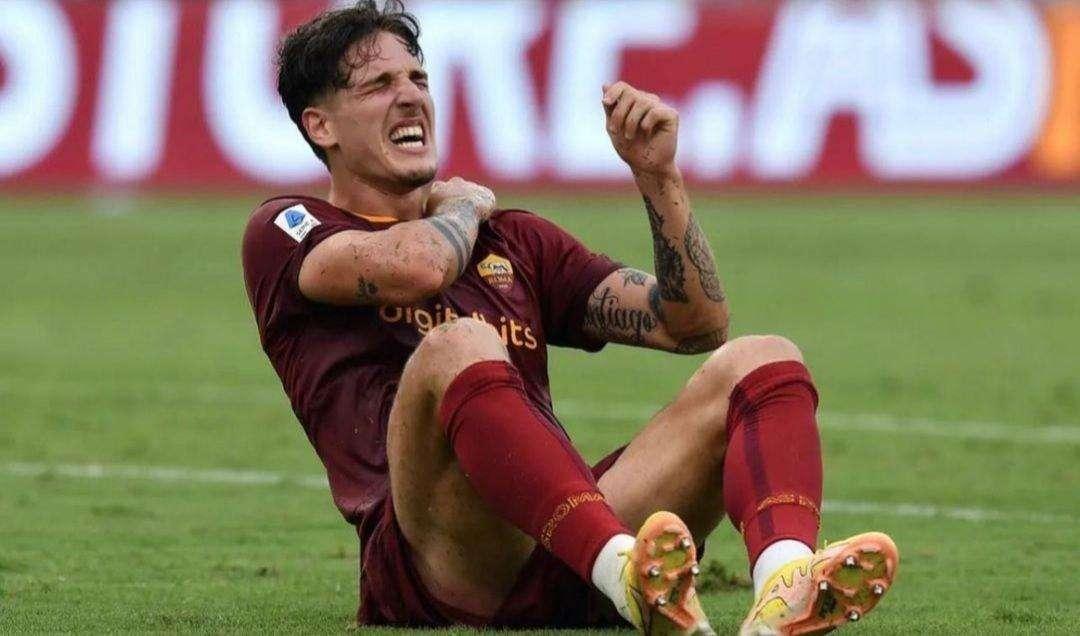 Roma, lussazione alla spalla per Zaniolo. Lui "festeggia" sui social: "Per tutti i gufi..."