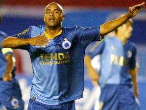 Thiago Heleno alternativa a Miranda?