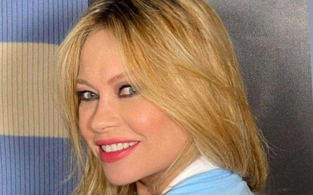 Compleanno Lazio, gli auguri di Anna Falchi: "Con l'auspicio di tornare presto all'Olimpico" - VD
