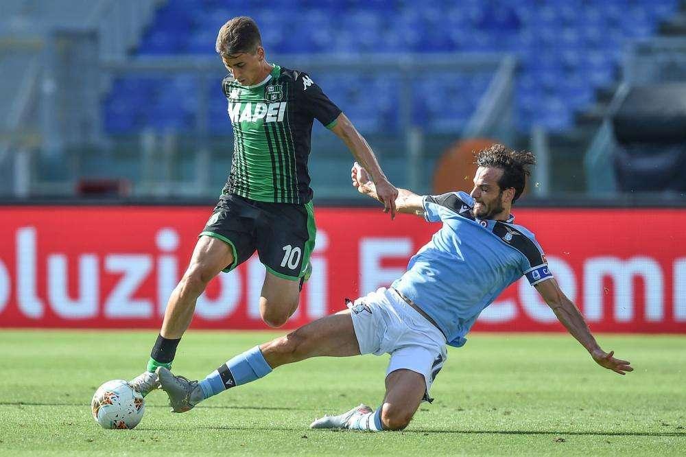 Giudice Sportivo, Bastos e Leiva entrano in diffida. Sanzionati Immobile e Parolo