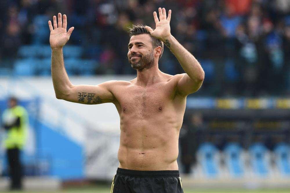 Calciomercato, gli svincolati si allenano a Coverciano: l'elenco completo