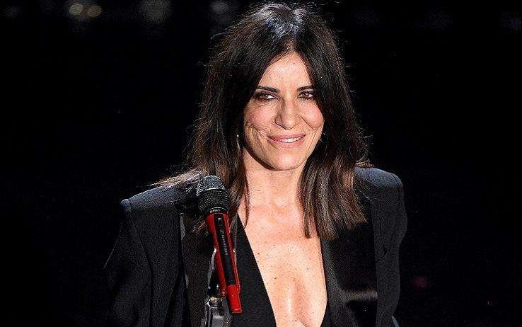 Lazio, Paola Turci intona l'inno biancoceleste su Rai Due