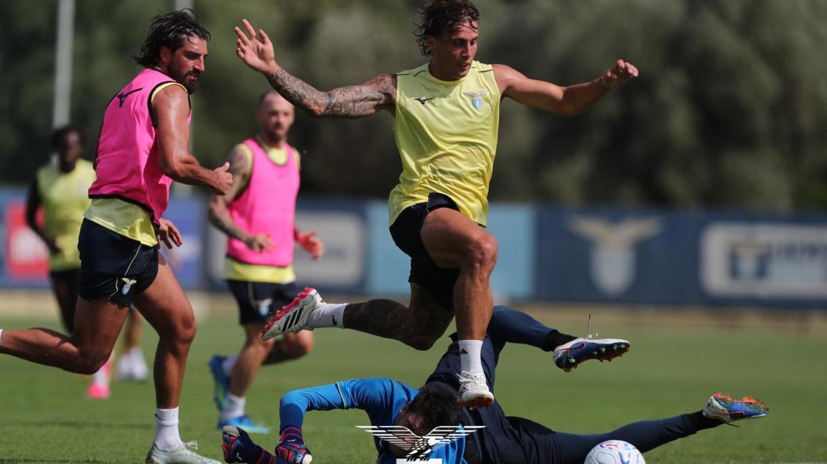FORMELLO GIORNO 2 - Lazio, la seduta pomeridiana: squadra in campo, c'è Doekhi