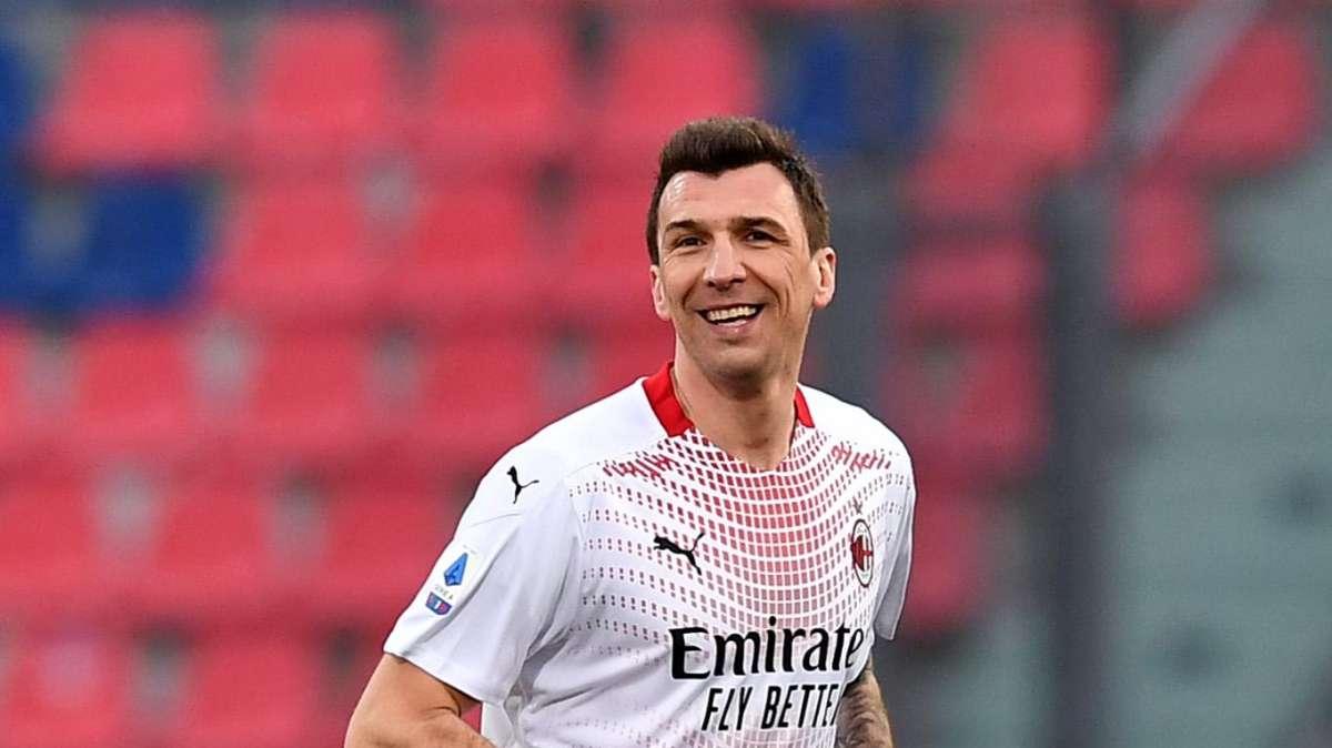Milan, Mandzukic rinuncia allo stipendio di marzo: il motivo 