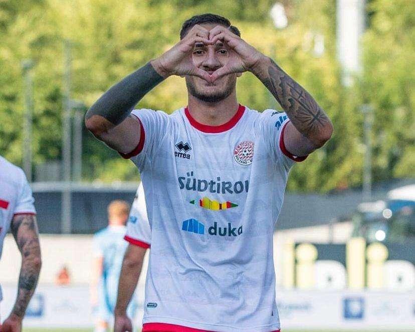 Gli Altri Laziali, Crespi segna in rovesciata: super gol in amichevole - VIDEO