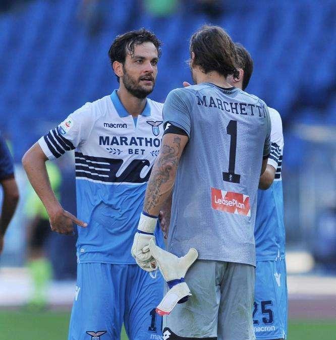 Lazio - Genoa, Marchetti criticato dopo il saluto sotto la Nord: lui risponde così - FOTO 