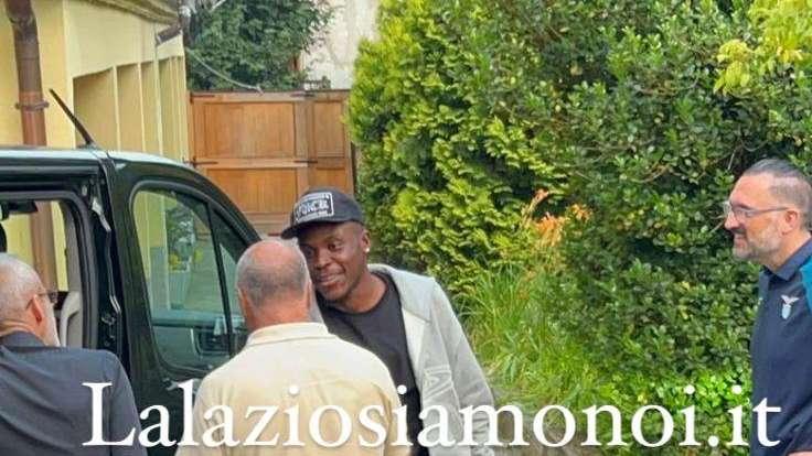 AURONZO GIORNO 1 | Lazio, Dele-Bashiru raggiunge i compagni in ritiro - FOTO&VIDEO