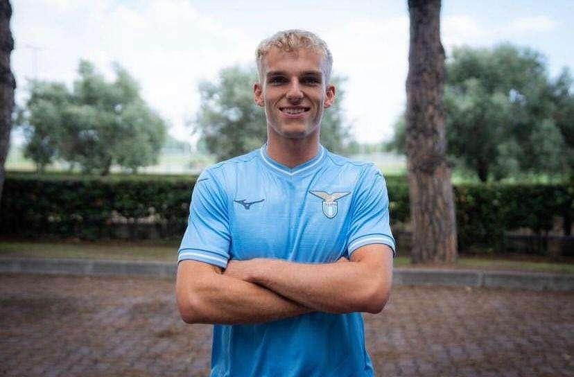 PHOTOGALLERY - Lazio, i primi scatti di Isaksen in biancoceleste - FOTO