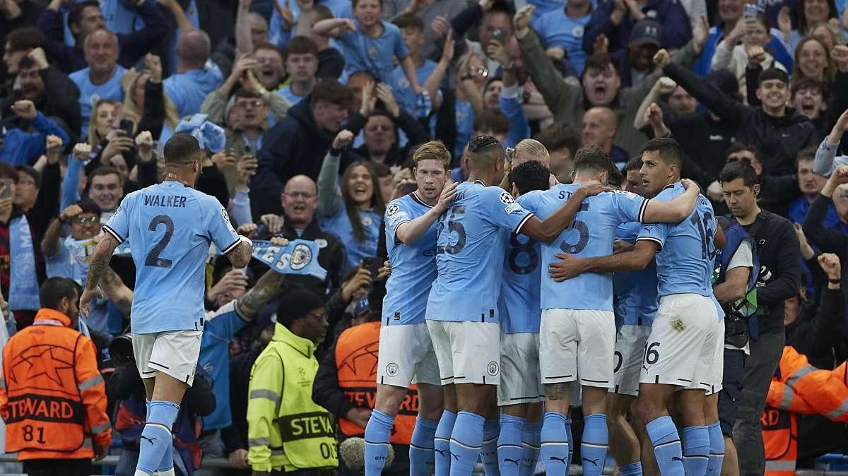 Premier League, l'Arsenal regala il campionato al Manchester City