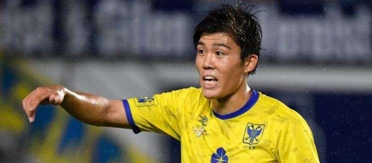 Calciomercato, Tomiyasu a Bologna: visite mediche per il giapponese