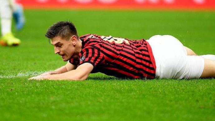 UFFICIALE - Piatek lascia il Milan: il polacco passa all'Hertha Berlino