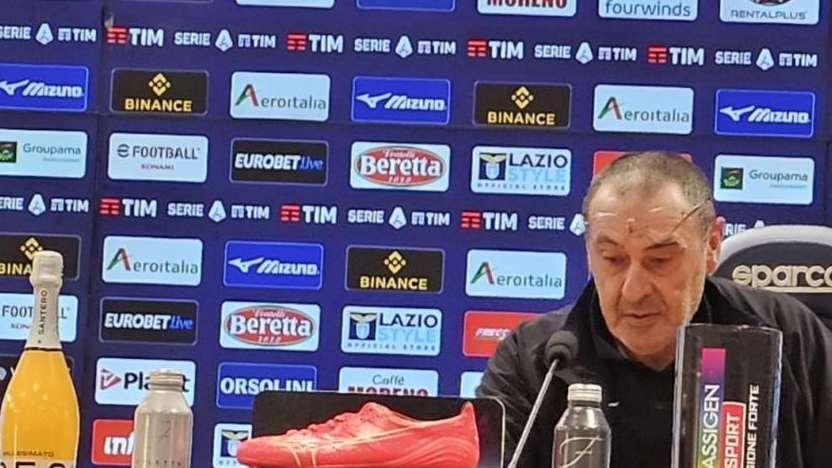 Lazio - Fiorentina, Sarri in conferenza: "Siamo migliorati. Il problema sono i vecchi, non i nuovi"