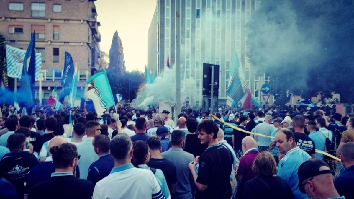 Lazio, i tifosi chiedono rispetto: "Vogliamo tornare a vincere" - FT&VD