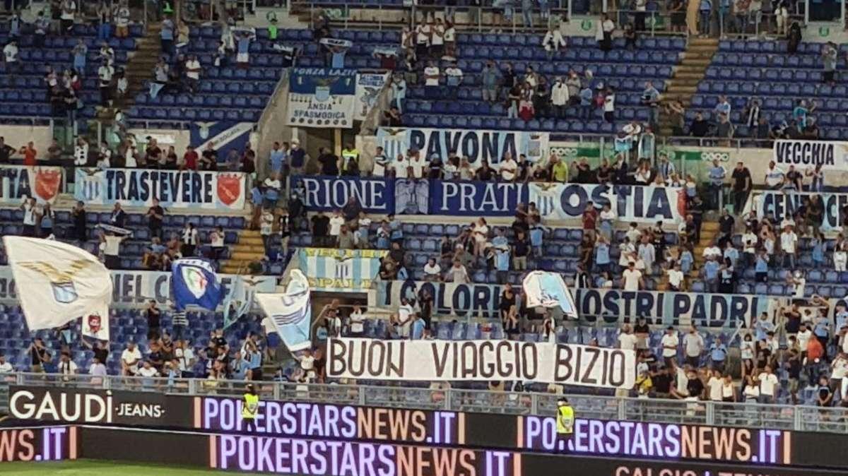Lazio, l’ultimo saluto al tifoso ‘Bizio’. E c’è una raccolta fondi