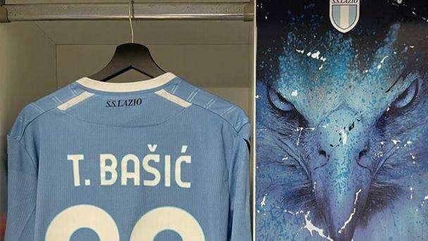 Lazio - Spezia, prima per Basic: lo scatto dagli spogliatoi - FOTO