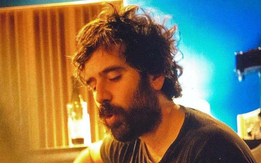 Covid, Tommaso Paradiso positivo. Ecco la promessa: "Nei prossimi giorni..." 