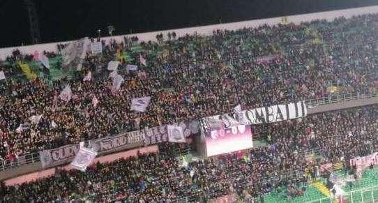 Serie B, Palermo non iscritto al campionato: protesta fuori dal Barbera
