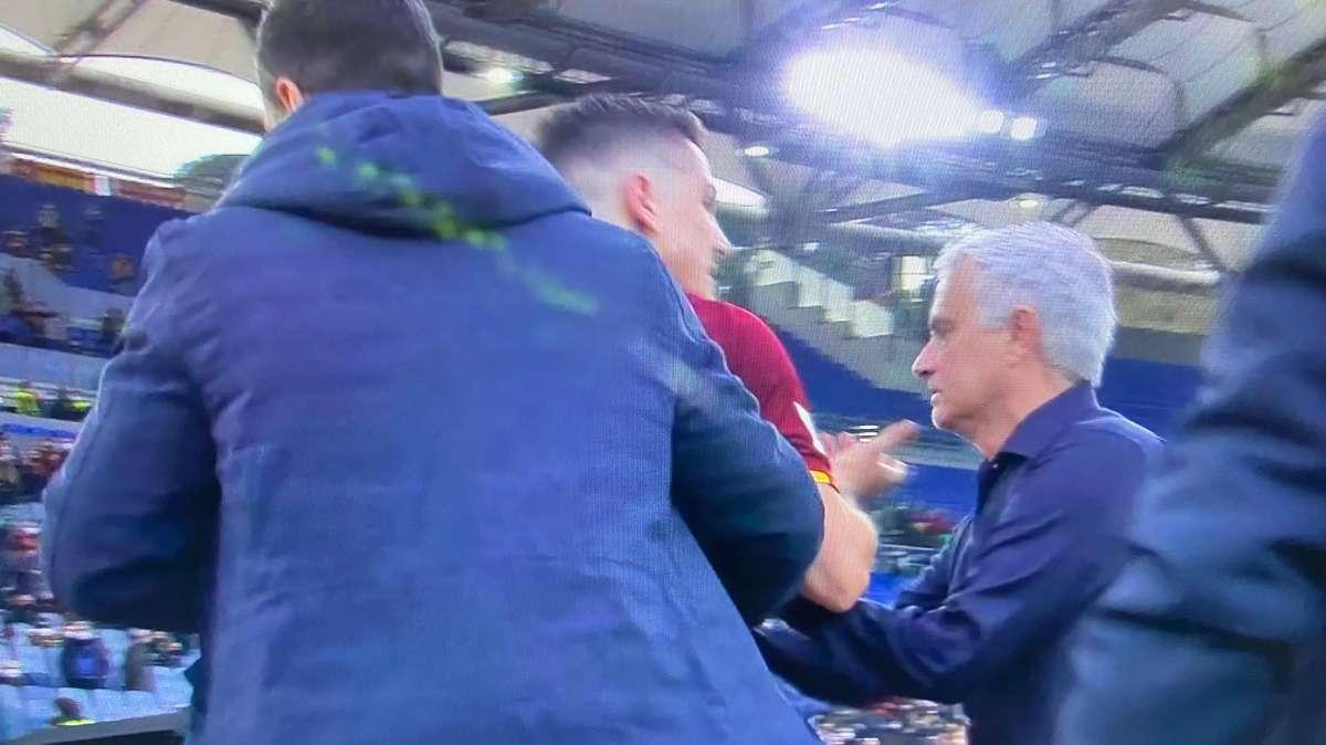 Roma-Genoa, Zaniolo perde le staffe: dopo il gol annullato arriva l’espulsione