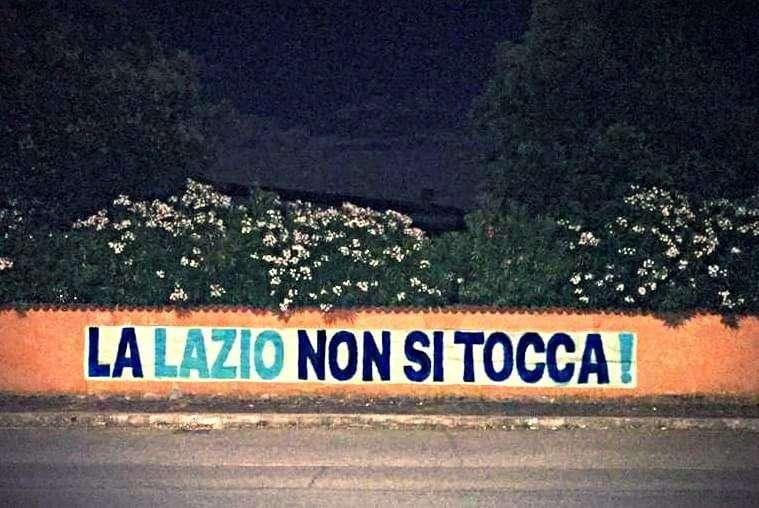 "La Lazio non si tocca!", striscioni invadono Roma e provincia - FT