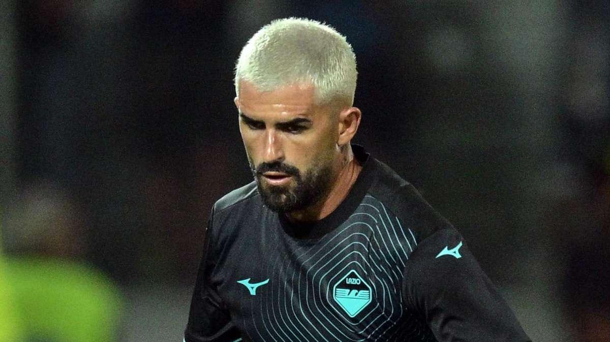 Lazio, brutto stop per Lazzari: rientra in lista Hysaj? La situazione