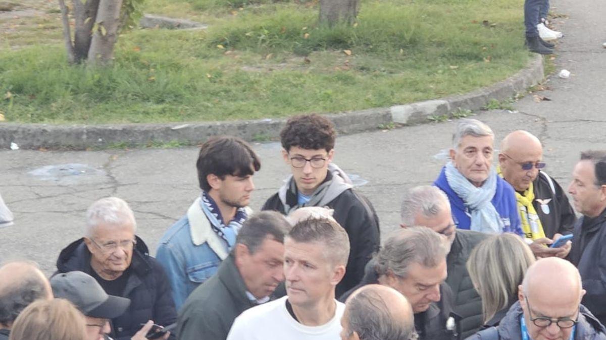 Lazio, bagno di folla al Mapei: tra i tifosi spunta Orsato. Il siparietto è tutto da ridere