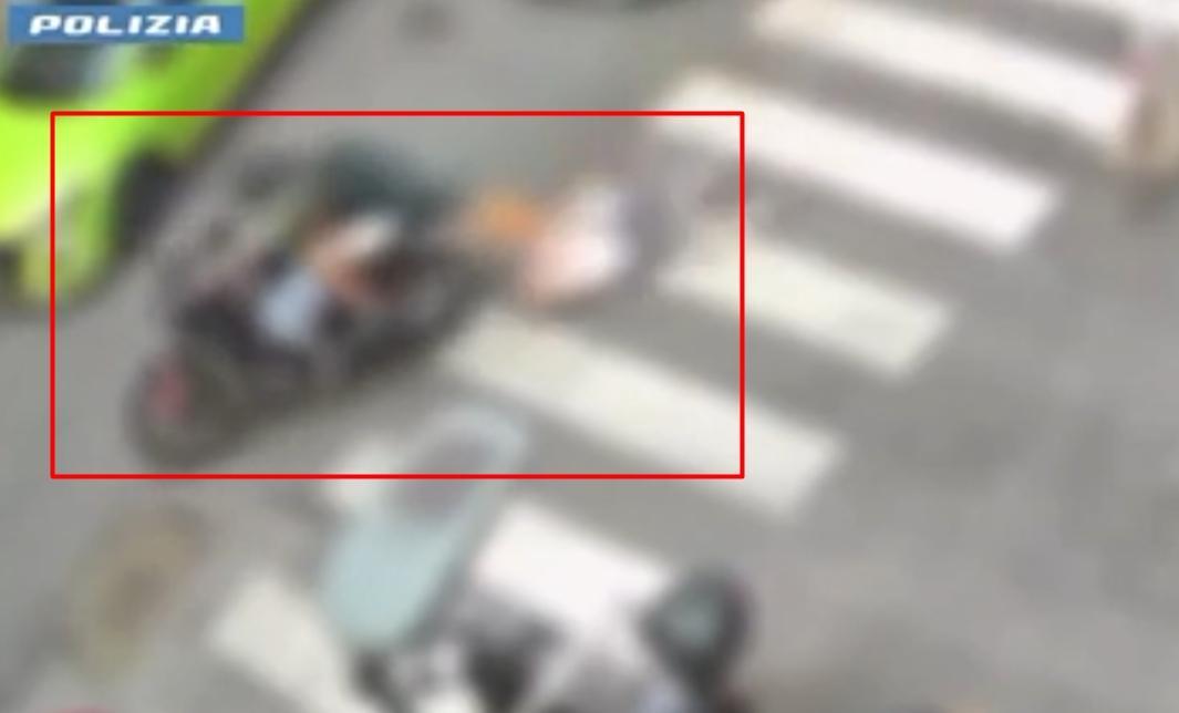 Cronaca Roma | Rapina shock a un'anziana: trascinata per metri