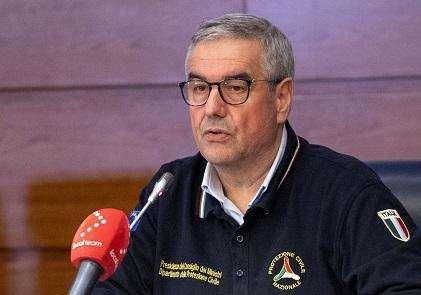 Borrelli sulle mascherine: "Sono stato frainteso, mai negata importanza"