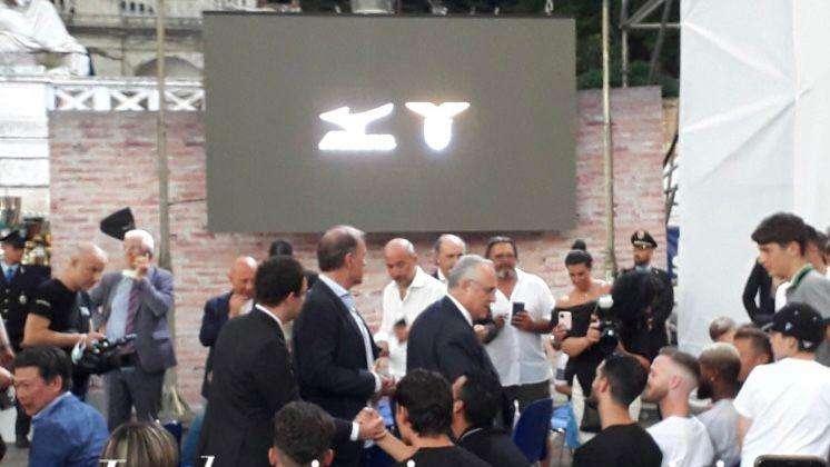 Lazio, presentazione maglie: Lotito a colloquio con Luis Alberto - VD