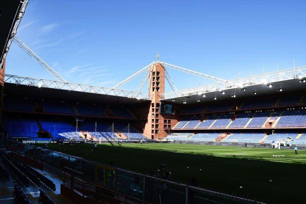 Serie A, il comune di Genova scrive alla Lega calcio: "Facciamo entrare i tifosi al derby"