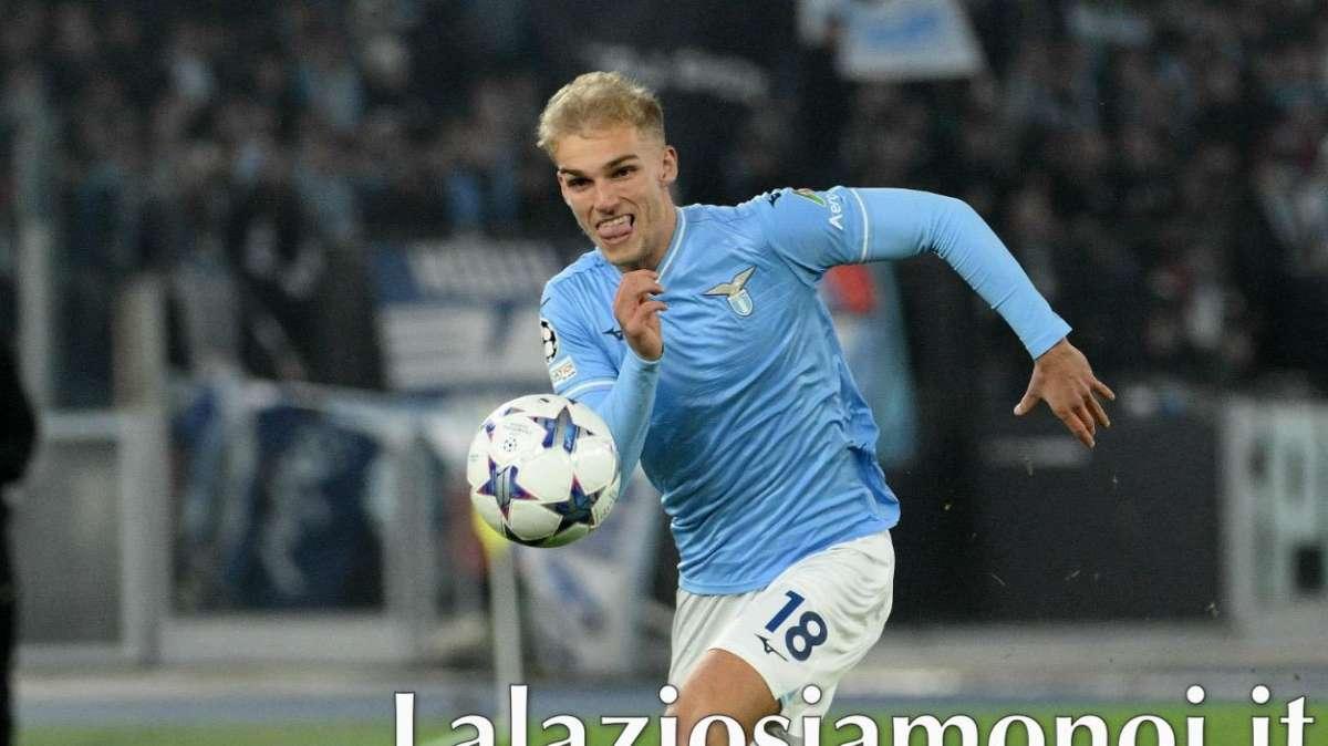 Lazio, Isaksen fa innamorare i tifosi: sono tutti pazzi di lui - FOTO