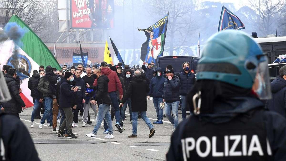 Sturm Graz - Feyenoord, scontri con la Polizia e incendi: gli olandesi seminano il panico