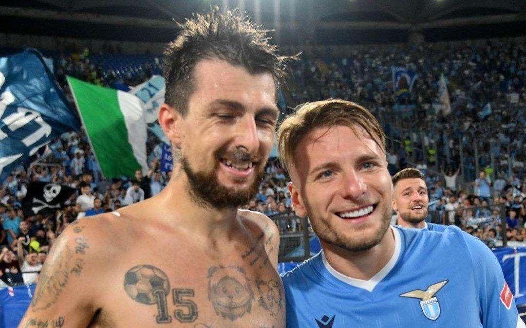 Lazio - Roma, Acerbi in posa con Immobile: "Non sono venuto un granché bene. In compenso..." - FOTO