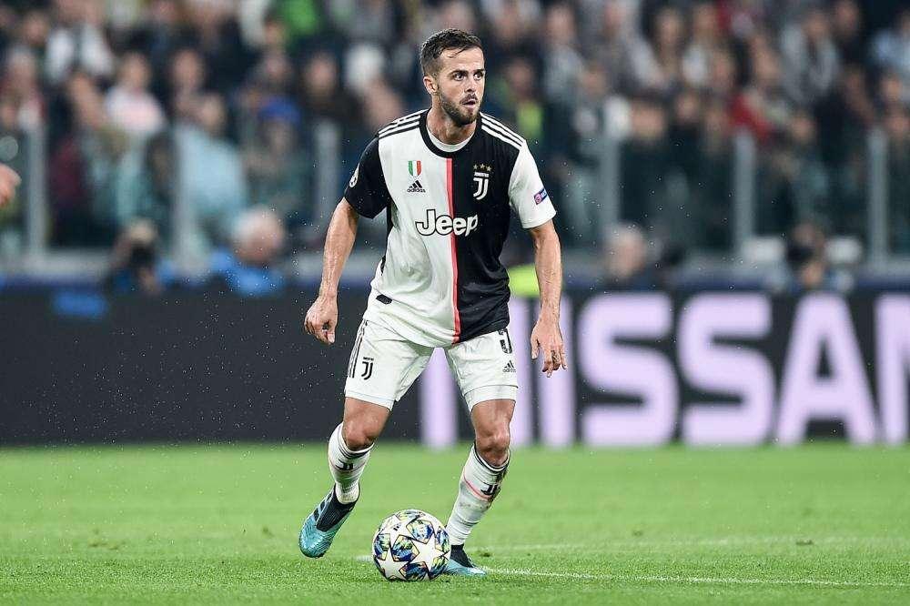 Pjanic: "Le sconfitte con la Lazio ci aiuteranno. Scudetto? Corsa a quattro"