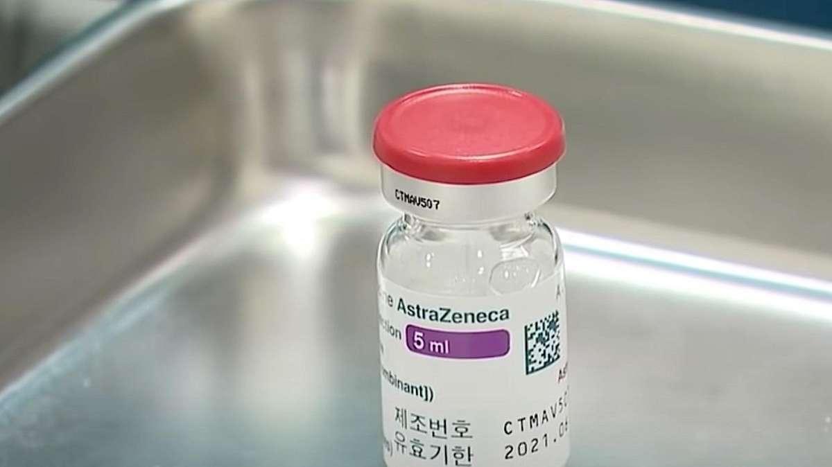 Vaccini | Da AstraZeneca spray al Vaxart in pillole: il futuro anti-Covid