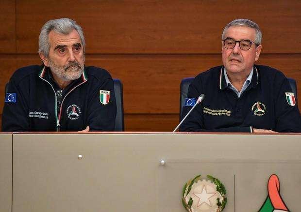 Covid-19, 12 positivi alla Protezione Civile a Roma. Borrelli negativo
