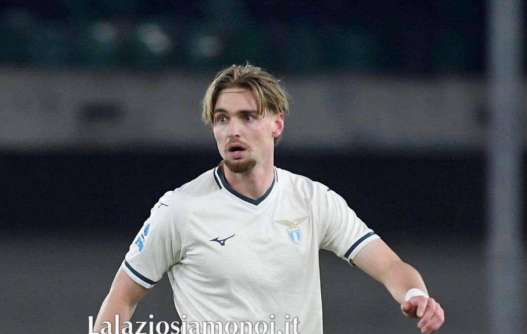 Lazio, l'agente di Taylor: "L'Ajax voleva venderlo in Premier League"