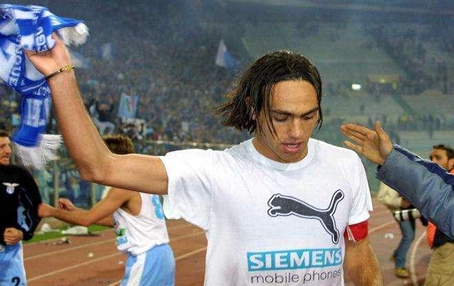 Nesta, nostalgia di casa e di Lazio: sui social spunta una foto che lo ritrae in biancoceleste